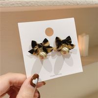 Korea Autumn And Winter Matching Leopard Bow Pearl Personality Small Earrings main image 6