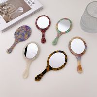 Koreanischer Mode Retro Ovaler Spiegel Tragbarer Kompakter Spiegel Täglicher Make-up Kleiner Spiegel main image 1