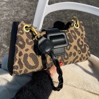 Bolsos De Moda Para Mujer 2021 Otoño E Invierno Nueva Moda Leopardo Estampado Hombro Underarm Bolsa All-match Bolsa De Baguette Cruzada main image 4