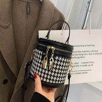 2021 New Trendy Autumn Fashion Single-shoulder Handbags Messenger Lattice Bucket Bag main image 5