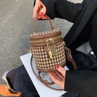 2021 New Trendy Autumn Fashion Single-shoulder Handbags Messenger Lattice Bucket Bag main image 4