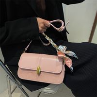 حقيبة صغيرة للنساء في الخريف والشتاء 2021 ، النسخة الكورية العصرية الجديدة ، حقيبة قطرية قديمة ، نسيج شائع ، حقيبة إبط كتف واحد main image 1