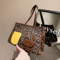 Hand-held Large-capacity Checkerboard Ladies Bag 2021 New Autumn And Winter One-shoulder Tote Bag main image 5