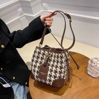 Autumn And Winter Explosion Style Fashion One-shoulder Contrast Color Bucket Bag main image 2