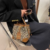 Autumn And Winter Explosion Style Fashion One-shoulder Contrast Color Bucket Bag main image 5