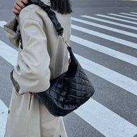 Retro Rhombus New Trendy Autumn And Winter One-shoulder Messenger Design Dumpling Bag main image 5