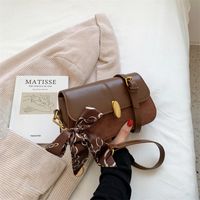 حقيبة صغيرة للنساء في الخريف والشتاء 2021 ، النسخة الكورية العصرية الجديدة ، حقيبة قطرية قديمة ، نسيج شائع ، حقيبة إبط كتف واحد sku image 2