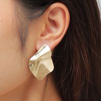 Bijoux De Mode Européens Et Américains Exagérés En Forme De Feuille Pliante En Métal Grandes Boucles D&#39;oreilles main image 2