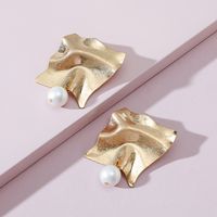 Fashion Jewelry Exaggerated Folded Metal Pearl Large Stud Earrings Wholesale sku image 1