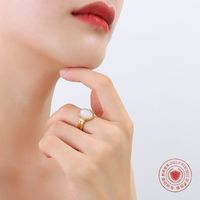 Retro Light Luxury Round White Sea Shell Charming Ring Real Gold Titanium Steel Jewelry main image 4