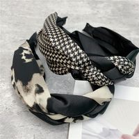 Retro Houndstooth Headband Broad-edged Black And White Leopard Print Twist Braid Hair Accessories main image 6