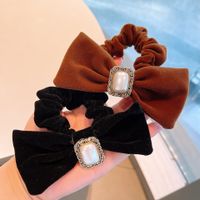 French Style Vintage Velvet Bowknot Headband Headwear Female Temperament Bun Headband Elegant Large Intestine Hair Ring Autumn And Winter Female main image 4