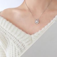 Marka French Ins Style Trendy Light Luxury Simple U-shaped Pearl Pendant Necklace Titanium Steel Plated 18k Real Gold P107 sku image 2