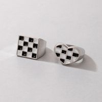 Hip-hop Einfacher Ring Schwarz-weißer Herz Geometrischer Schachbrettring Zweiteilig main image 3