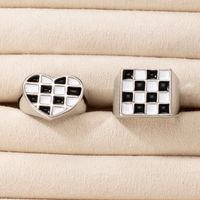 Hip-hop Simple Ring Black And White Heart Geometric Checkerboard Ring Two-piece main image 6
