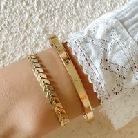 Fashion Geometric Iron Plating No Inlaid Women'S Bracelets main image 1