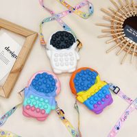 Winter New Trendy Cool Spaceman Silicone Bag Parent-child Mobile Phone Coin Purse Cute Accessory Bag main image 2