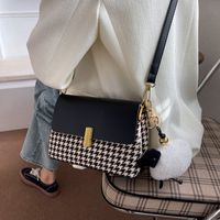 2021 New Fashion Autumn And Winter Houndstooth Shoulder Messenger Small Square Bag main image 3