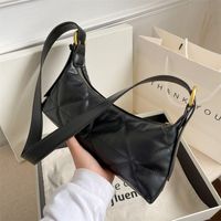 Commuter Soft Face Baguette Bag New Crossbody Personality One-shoulder Armpit Chain Bag main image 1