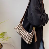 Commuter Soft Face Baguette Bag New Crossbody Personality One-shoulder Armpit Chain Bag main image 3