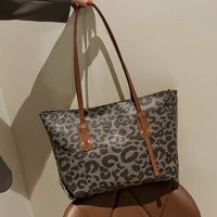 New Large-capacity Handbags Handbags Trendy Fashion Leopard Print Single Shoulder Tote Bag main image 1