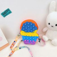 Winter New Trendy Cool Spaceman Silicone Bag Parent-child Mobile Phone Coin Purse Cute Accessory Bag sku image 3
