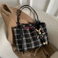 Large Capacity New Trendy Korean Plaid Shoulder Bag Texture Tote Bag sku image 2