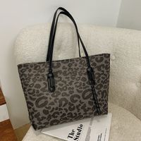 New Large-capacity Handbags Handbags Trendy Fashion Leopard Print Single Shoulder Tote Bag sku image 1