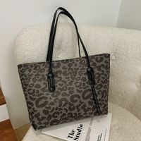 Nuevos Bolsos De Gran Capacidad Bolsos De Moda Bolso De Asas De Un Solo Hombro Con Estampado De Leopardo De Moda sku image 1