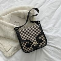 Retro Frosted Messenger Bag Fashion Trendy One-shoulder Personality Small Square Bag sku image 1