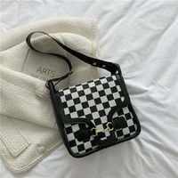 Retro Frosted Messenger Bag Fashion Trendy One-shoulder Personality Small Square Bag sku image 3