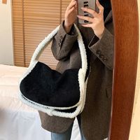 Fashion Large Capacity Shoulder New Winter Furry Frosted Fashion Casual Female Bag sku image 2
