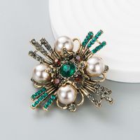 Retro Exaggerated Pearl Rhinestone Cross Brooch Geometric Fashion Jewelry main image 3