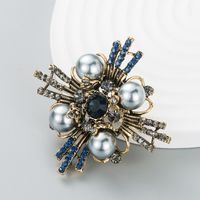 Retro Exaggerated Pearl Rhinestone Cross Brooch Geometric Fashion Jewelry sku image 2