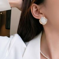 2021 Nouvelles Boucles D&#39;oreilles Carrées En Résine Serties De Diamants main image 4