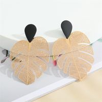 Retro Color Hollow Leaf Geometric Heart-shaped Fan-shaped Carved Earrings sku image 6