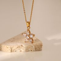 Exquisite Necklace 18k Gold Titanium Steel White Zircon Five Petal Flower Pendant Necklace main image 3