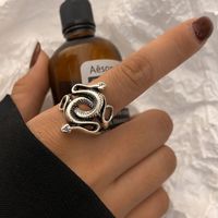 53468 Mushang Retro Snake Ring Ring Ring ، أوروبا والولايات المتحدة ، والأزياء عبر الحدود ، وخاتم الثعبان ، وخاتم الثعبان الرجعي الشرير sku image 1