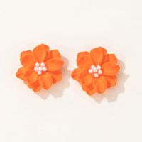 New Simple Three-dimensional White Flower Pearl Earrings sku image 1