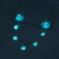 Nouveau Collier D&#39;étiquette Géométrique Lumineux De Cadeau D&#39;halloween De Conception Simple main image 2