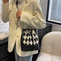 Lattice Bucket Bag Autumn And Winter 2021 New Retro Fashion Shoulder Messenger Bag main image 2