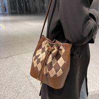 Lattice Bucket Bag Autumn And Winter 2021 New Retro Fashion Shoulder Messenger Bag main image 4