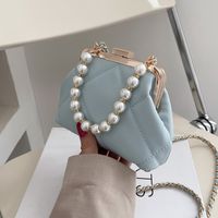 Female Bag 2021 New Trendy Fashion Chain Messenger Bag Pearl Handle Clip Bag main image 3