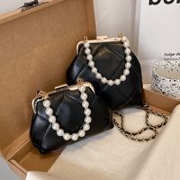 Female Bag 2021 New Trendy Fashion Chain Messenger Bag Pearl Handle Clip Bag main image 5