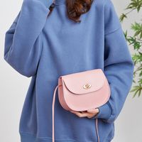 Women's Semicircle Bag Korean Fashion Lizard Pattern Solid Color Messenger Bag Simple Shoulder Bag main image 3