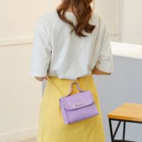 Fashion Handbag Stone Pattern Solid Color Small Square Bag Metal Women's Cute Shoulder Bag main image 4