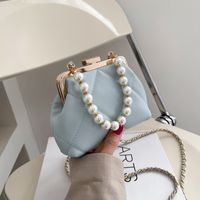 Female Bag 2021 New Trendy Fashion Chain Messenger Bag Pearl Handle Clip Bag sku image 2