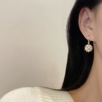 Korean Simple Pearl Earrings Micro-inlaid Zircon Geometric Copper Earrings main image 5