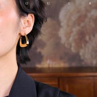 European And American Minimalist Metal Irregular C-shaped Niche Personality Earrings main image 1