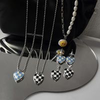 Barocke Natürliche Perlenkette Weiblicher Smiley-anhänger Mehrschichtige Modehalskette Ohrringe Set main image 5